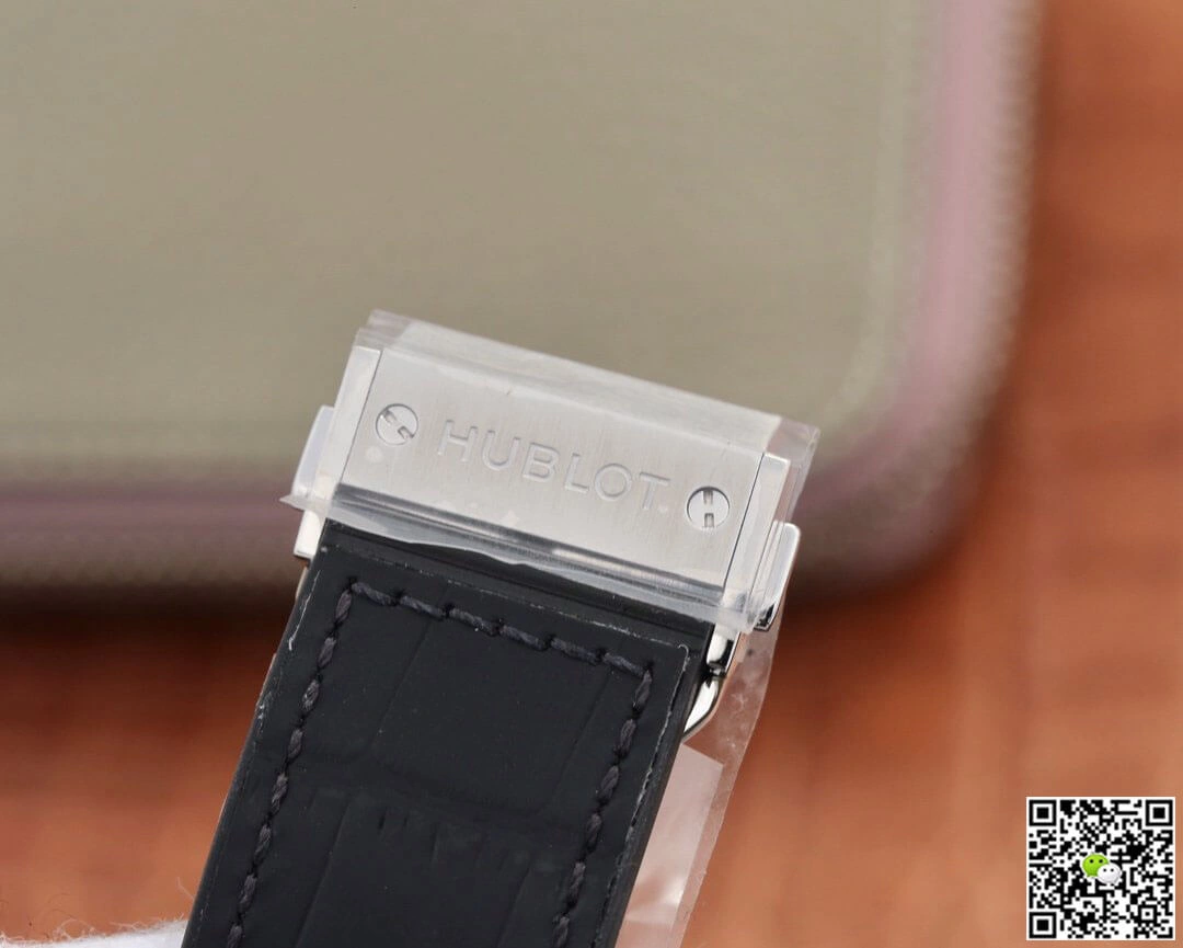 Hublot Classic Fusion 511.NX.1171.LR WWF Factory 1:1 Best Edition Replica Watch Black Strap